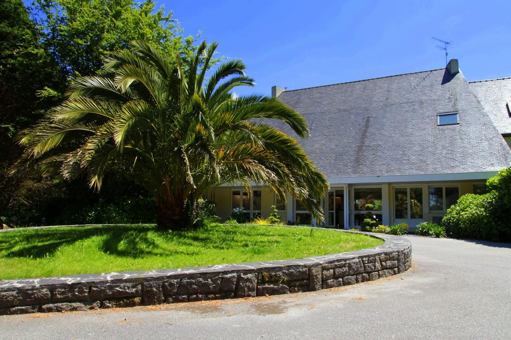Latitude Ouest Hotel Restaurant & Spa Locronan Eksteriør bilde