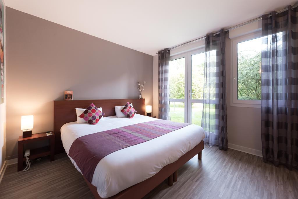 Latitude Ouest Hotel Restaurant & Spa Locronan Eksteriør bilde