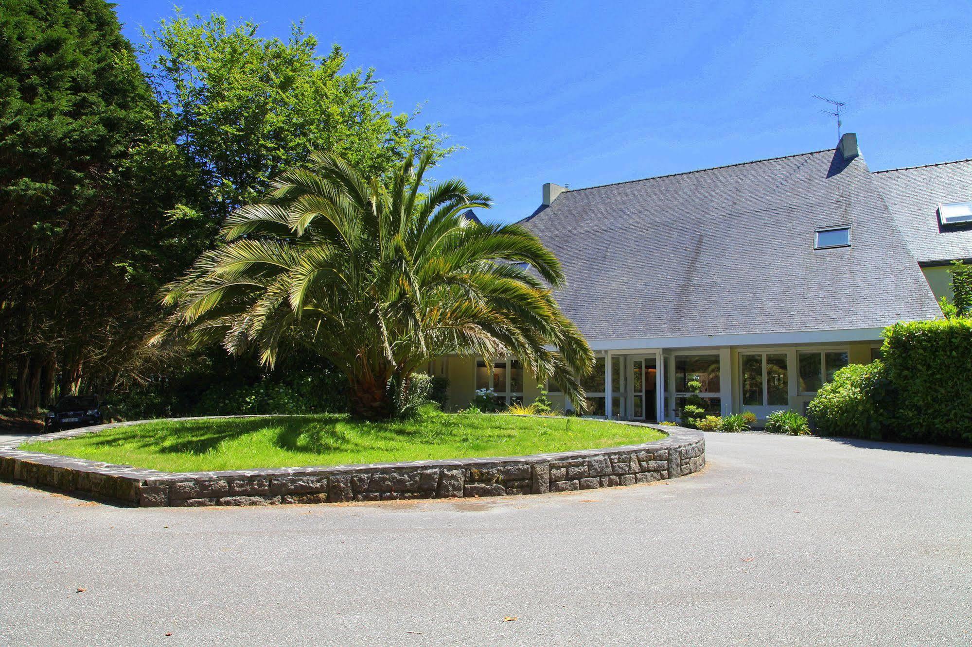 Latitude Ouest Hotel Restaurant & Spa Locronan Eksteriør bilde