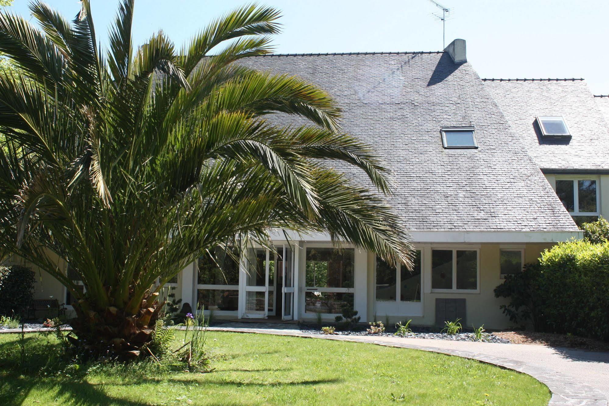 Latitude Ouest Hotel Restaurant & Spa Locronan Eksteriør bilde