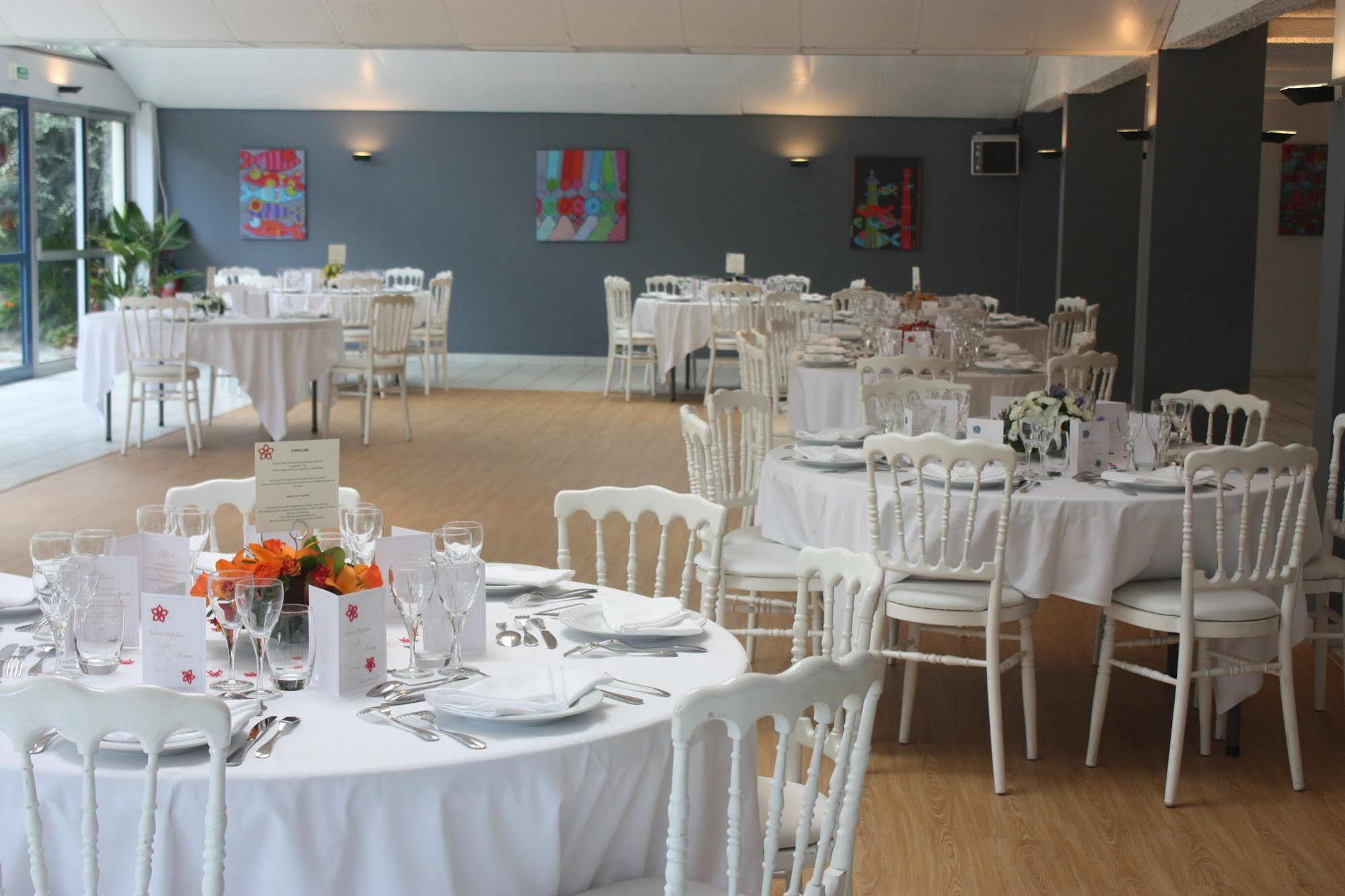 Latitude Ouest Hotel Restaurant & Spa Locronan Eksteriør bilde