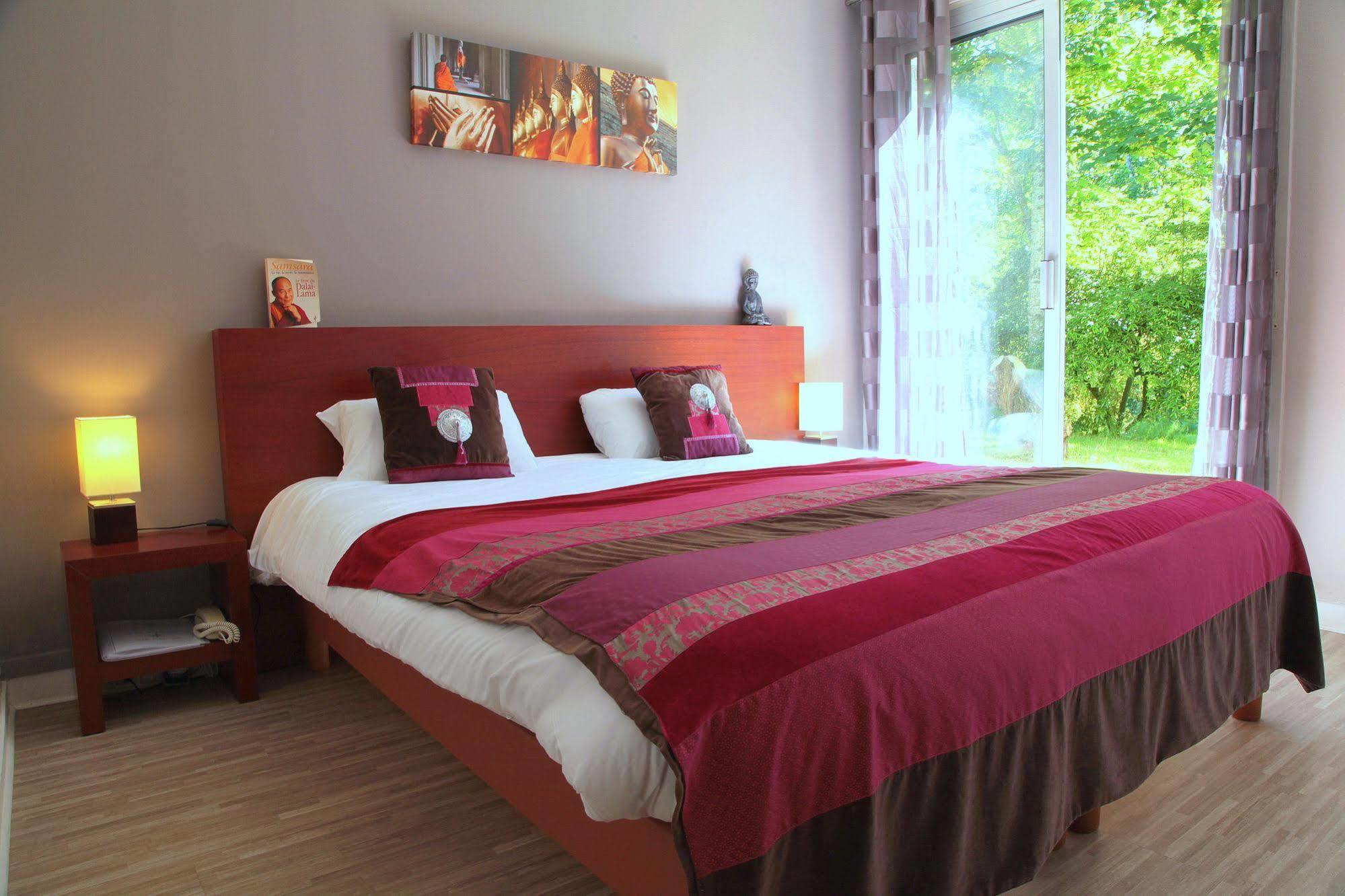 Latitude Ouest Hotel Restaurant & Spa Locronan Eksteriør bilde